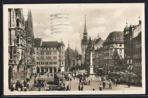 AK München, Marienplatz mit Strassenbahnen