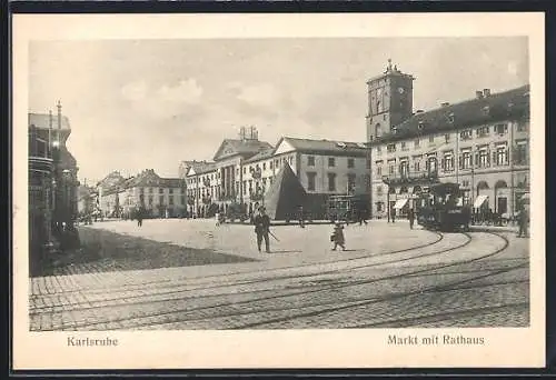 AK Karlsruhe, Markt mit Rathaus und Strassenbahnen