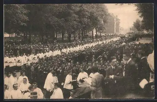 AK Koekelberg, Ceremonie de reconnaissance nationale envers le S. Coeur 1919, L`arrive des Seminaristes