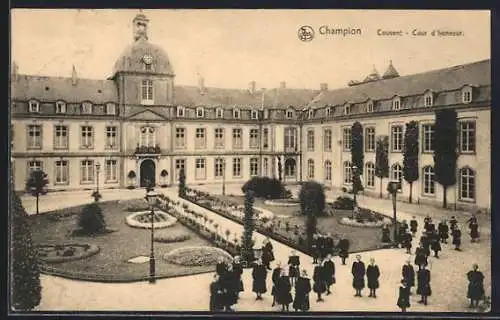 AK Champion, Couvent, Cour d`honneur