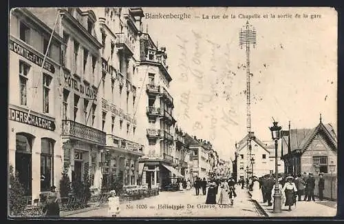 AK Blankenberghe, Hôtel du Louvre, la rue de la Chapelle et la sortie de la gare
