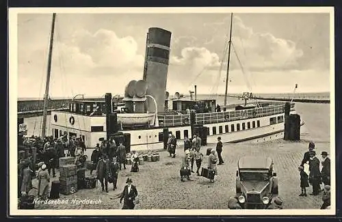 AK Norddeich / Nordseebad, Dampfer legt am Norddeich an