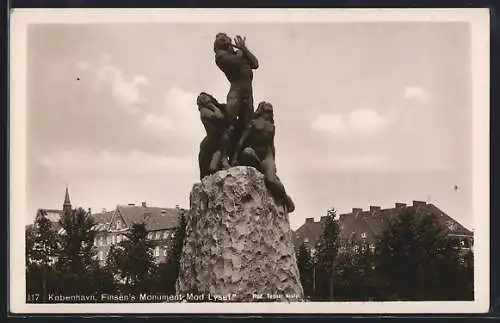 AK Kobenhavn, Finsen`s Monument Mod Lyset