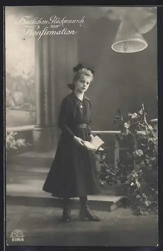 AK Mädchen mit Gebetsbuch zu ihrer Konfirmation
