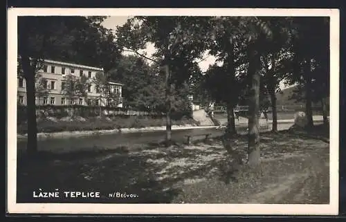 AK Làzne Teplice n. Becvou, Partie am Flussufer