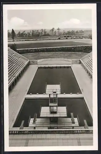 AK Berlin, Reichssportfeld mit Blick von der Deutschen Kampfbahn auf das Schwimmstadion
