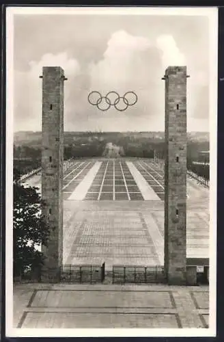AK Berlin, Reichssportfeld, Blick von der deutschen Kampfbahn durch das Osttor, Olympische Ringe, Olympia