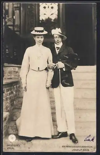 AK Kronprinz Wilhelm von Preussen mit Zigarette nebst Gemahlin