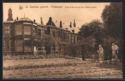 AK Antwerpen, St. Camillus gesticht, Zicht uit den tuln op den midden vleugel