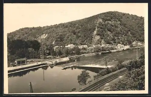AK Rivière, Panorama