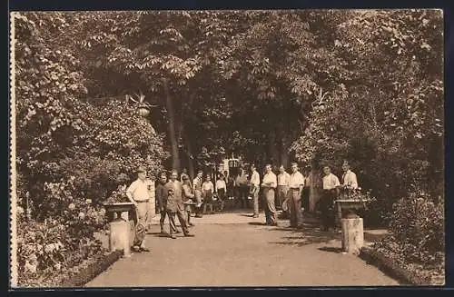 AK Passy-Froyennes, Entrée des cours prise du Parc