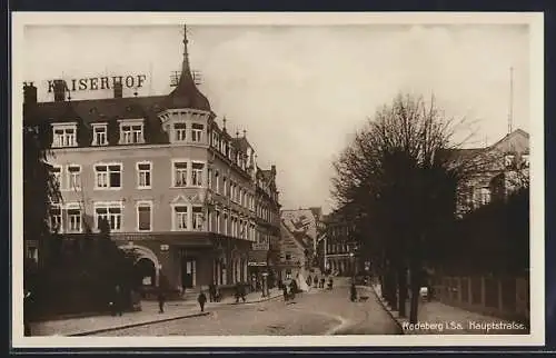 AK Radeberg i. Sa., Hauptstrasse mit Hotel Kaiserhof