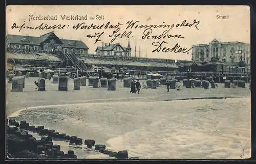 AK Westerland a. Sylt, Strand mit Strandkörben und Spaziergängern