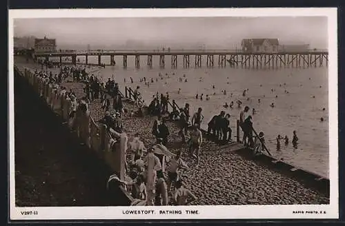 AK Lowestoft, Bathing Time