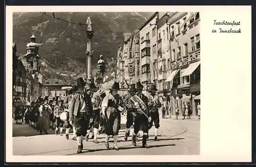 AK Innsbruck, Trachtenfest, Umzug im Zentrum