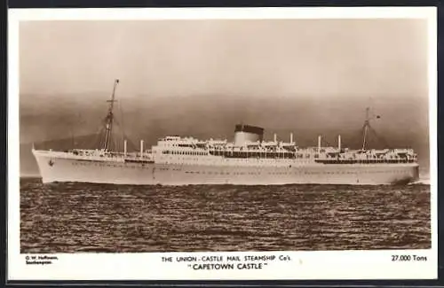 AK Passagierschiff MS Capetown Castle auf dem Meer, Union-Castle Line