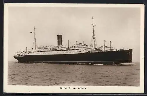 AK Passagierschiff RMS Ausonia auf dem offenen Meer