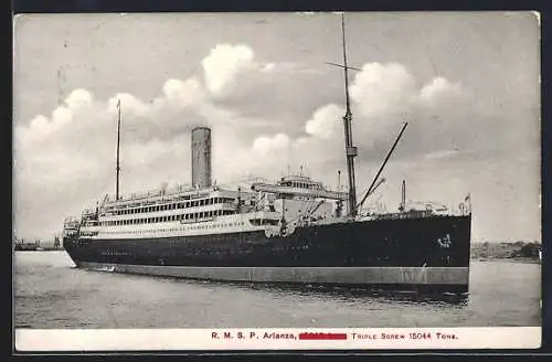 AK Passagierschiff RMSP Arlanza vor der Küste