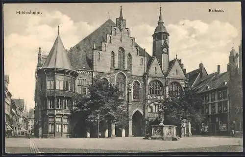 AK Hildesheim, Rathaus & Rolandsbrunnen