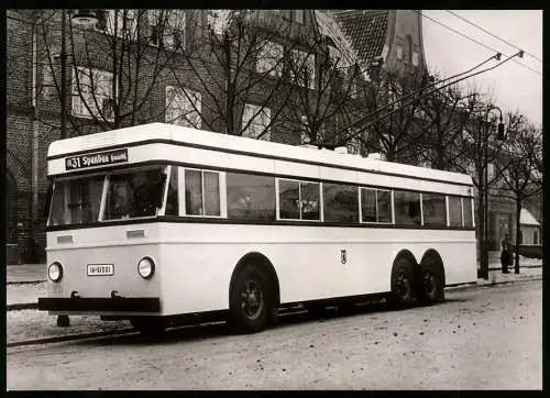 6 AK Berliner Verkehrs-Betriebe (BVG), Busse MAN, Büssing, AEG, jeweils mit Ersttagsstempel und Marke auf der Rückseite