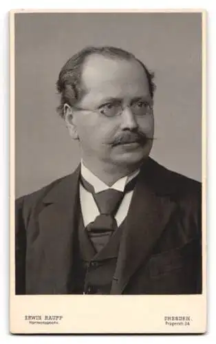 Fotografie Erwin Raupp, Dresden, Cäsar über Titel: Hofphotograph Herzog Georg v. Sachsen, Herzogin Paul Mecklenburg-Schw
