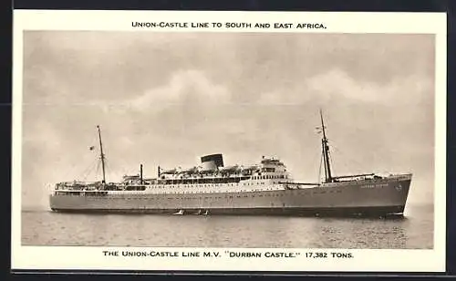 AK Passagierschiff MV Durban Castle auf hoher See, The Union-Castle Line