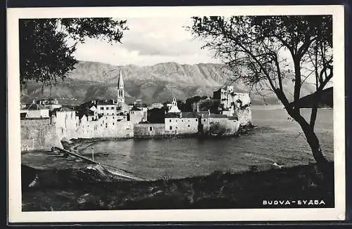 AK Budva, Blick zum Ort