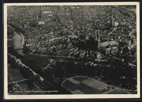 AK Lübeck, Ortsansicht vom Flugzeug aus
