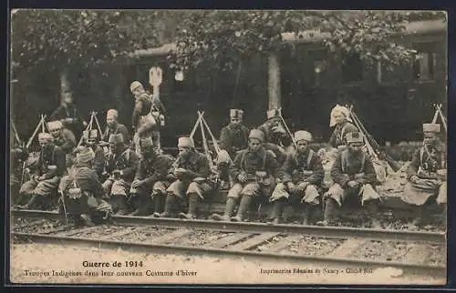 AK Troupes Indigènes dans leur nouveau Costume d`hiver