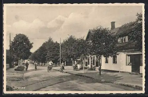 AK Trorod, Strassenpartie mit Fahrradfahrern