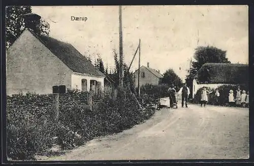 AK Daerup, Strassenpartie mit Anwohnern