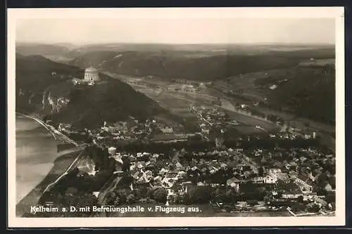 AK Kelheim a. D., Ortsansicht mit Befreiungshalle vom Flugzeug aus