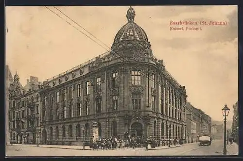 AK Saarbrücken, Blick auf das Kaiserliche Postamt, Littfasssäule