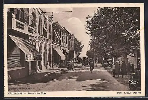 AK Andernos, Avenue du Port avec passants et voitures