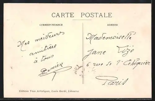 AK Coutras, Place du Château avec bâtiments historiques et commerces