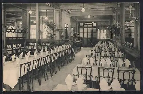 AK Bordeaux, Intérieur du Restaurant du Centre avec tables élégamment dressées
