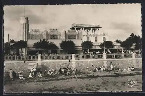 AK Andernos-les-Bains, Grands cafés sur la plage villa Bagatelle