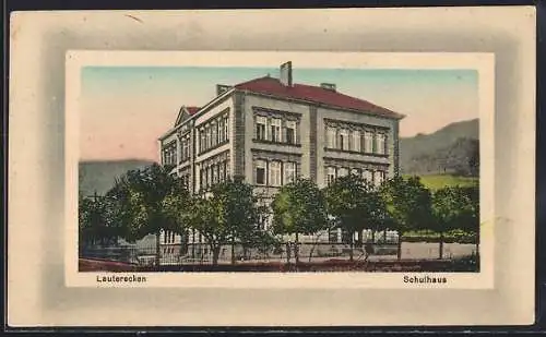 AK Lauterecken, Schulhaus mit Bäumen
