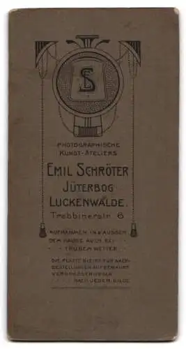 Fotografie Emil Schröter, Jüterbog, Soldat in Gala Uniform mit Pickelhaube Rosshaarbusch