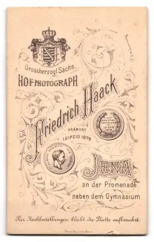 Fotografie Fried. Haack, Jena, junges Dienstmädchen in Dienstuniform