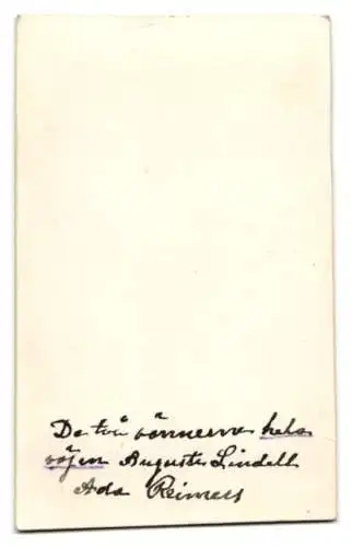 Fotografie Fotograf unbekannt, Örebro, Portrait Ada Reimers & Auguste Lindell, hübsche junge Frauen wohl gekleidet