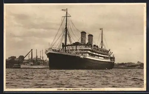 AK Passagierschiff SS Otranto vor dem Hafen, Orient Line