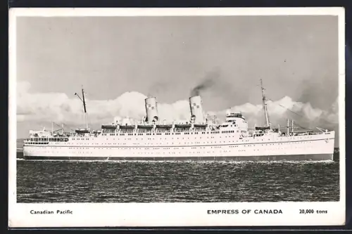 AK Passagierschiff Empress of Canada vor der Küste, Canadian Pacific Line