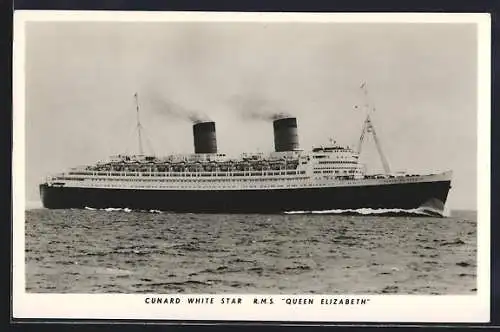 AK Passagierschiff RMS Queen Elizabeth in voller Fahrt, Cunard White Star Liner
