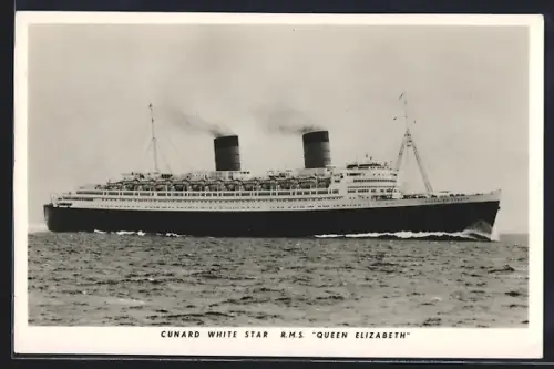 AK Passagierschiff RMS Queen Elizabeth in voller Fahrt, Cunard White Star Liner