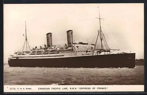 AK Passagierschiff RMS Empress of France vor der Küste, Canadian Pacific Line