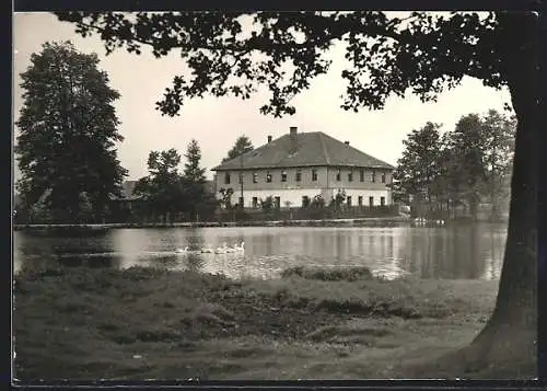 AK Racin /Zdarske Vrchy, Hotel Leopold vom Wasser aus