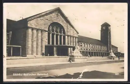 AK Basel, Badischer Bahnhof mit Strasse