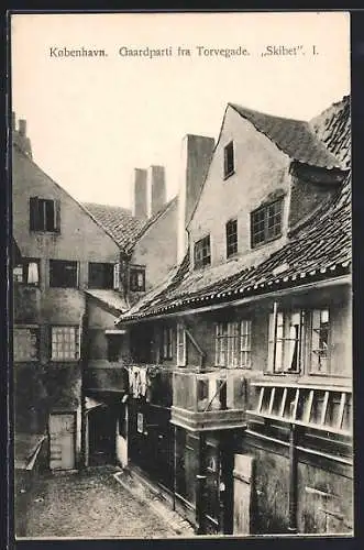 AK Kobenhavn, Gaardparti fra Torvegade, Skibet
