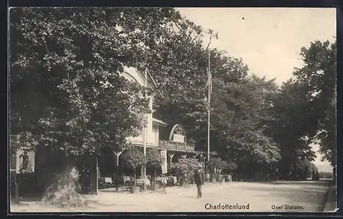 AK Charlottenlund, Over Stalden